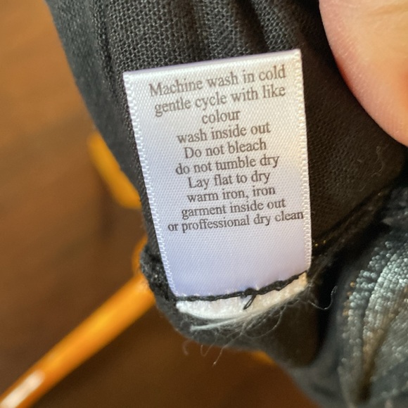 VINTAGE silver lame’ shift dress. Cute front pleat. Side zipper. Size 4 fits XS. - Picture 10 of 10